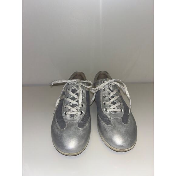 Ecco Golf Shoes Womens Size 8 / 38 Cushioned Silver‎ Leather Sneakers - Picture 2 of 5